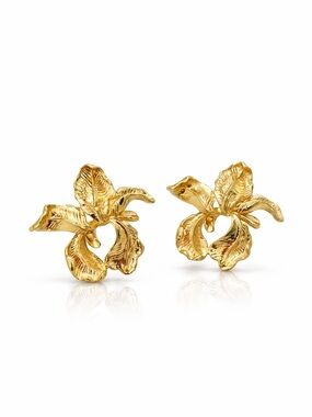 Elegant Gold Floral Earrings